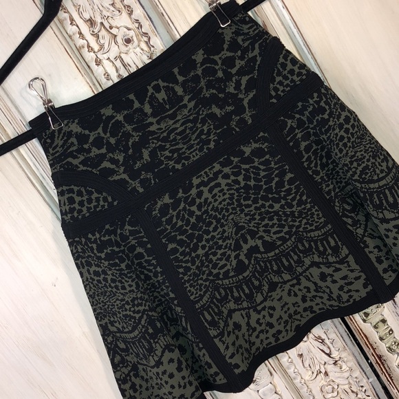 Diane von Furstenberg Heavy Knit Animal and Bordered Print Skater Mini Skirt S\P - Picture 2 of 10
